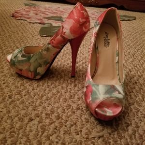 Floral, peep toe heels NWOT